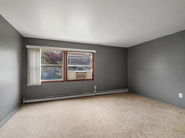 64 Pitchpine Place, Medford NY 11763