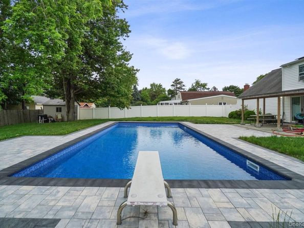 64 Pitchpine Place, Medford NY 11763