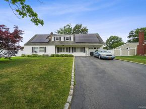 64 Pitchpine Place, Medford NY 11763