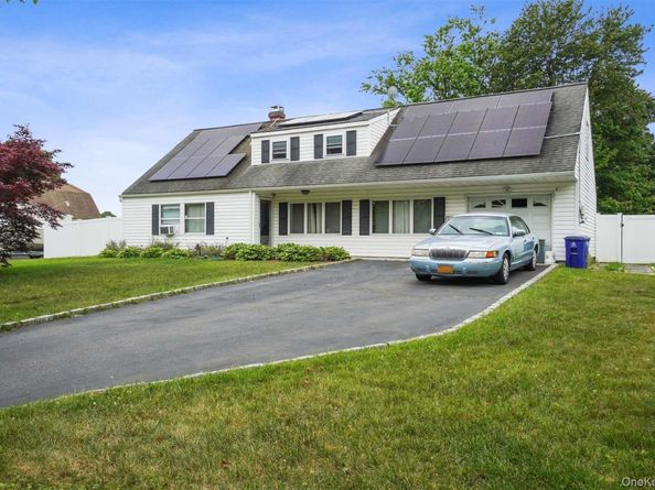 64 Pitchpine Place, Medford NY 11763