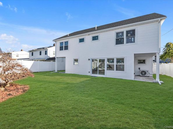 33 Prentice Road, Levittown NY 11756