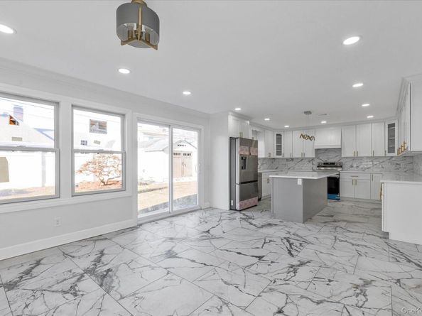 33 Prentice Road, Levittown NY 11756