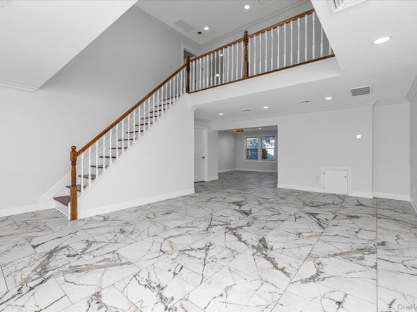 33 Prentice Road, Levittown NY 11756