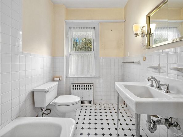 90 Rosedale Avenue, Hastings-on-Hudson NY 10706