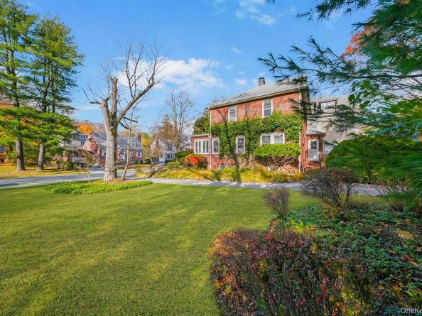 90 Rosedale Avenue, Hastings-on-Hudson NY 10706