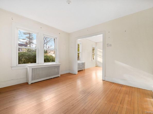 90 Rosedale Avenue, Hastings-on-Hudson NY 10706