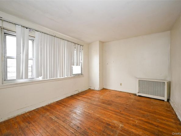 94-28 209th Street, Queens Village NY 11428