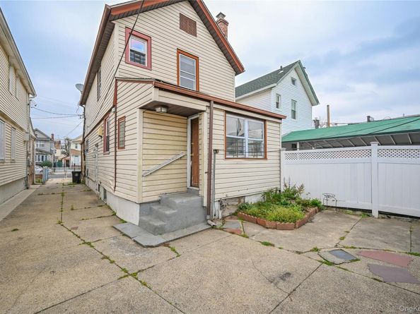 94-28 209th Street, Queens Village NY 11428