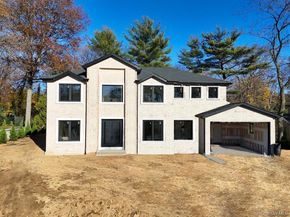 97 Parkway Drive, Roslyn Heights NY 11577