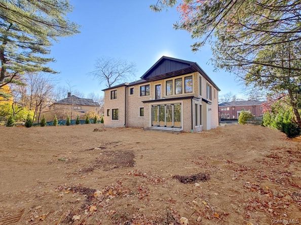 97 Parkway Drive, Roslyn Heights NY 11577