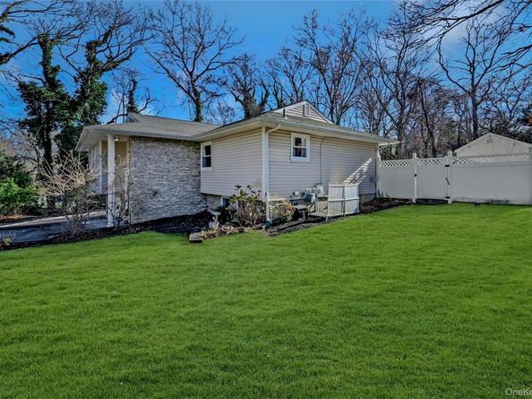 4 Park Road, Rocky Point NY 11778