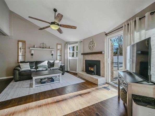 4 Park Road, Rocky Point NY 11778