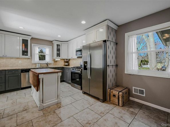 4 Park Road, Rocky Point NY 11778