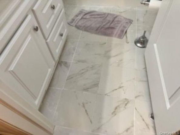 1661 Old Country Road 166, Riverhead NY 11901