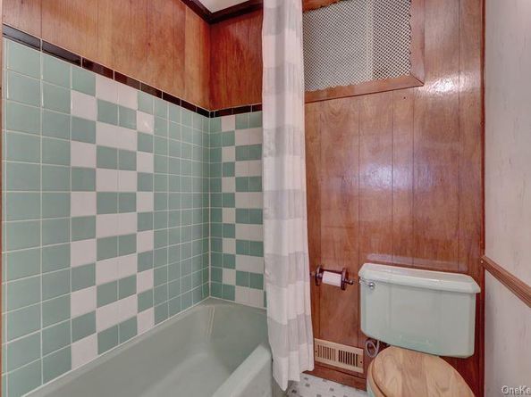 35 19th Avenue, Bay Shore NY 11706