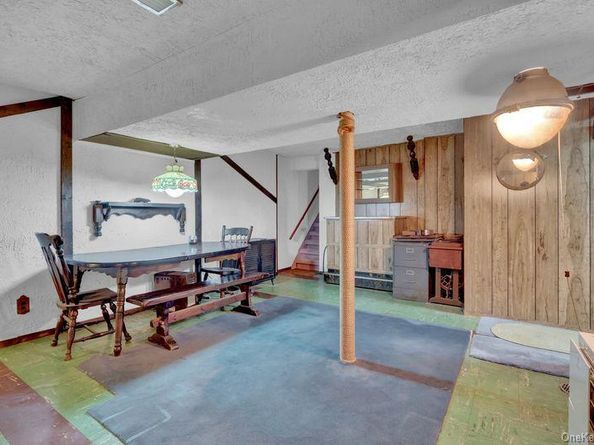 35 19th Avenue, Bay Shore NY 11706