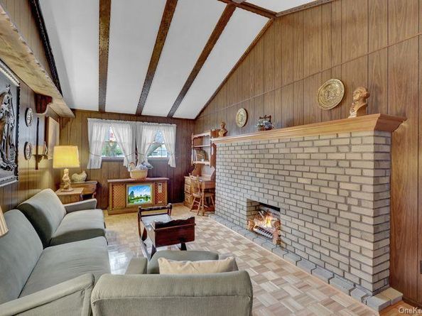 35 19th Avenue, Bay Shore NY 11706