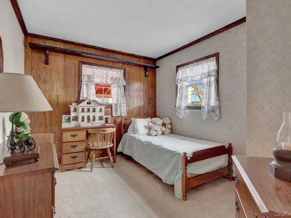 35 19th Avenue, Bay Shore NY 11706