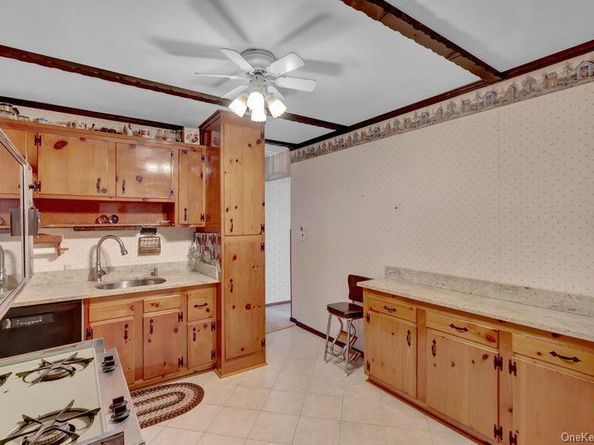 35 19th Avenue, Bay Shore NY 11706