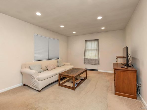 73-47 217th Street 364A2, Bayside NY 11364