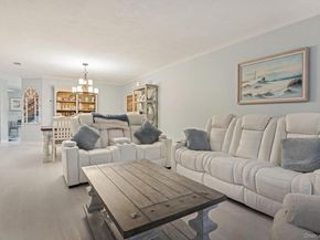 16 Hampshire Court, Holbrook NY 11741