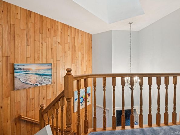 16 Hampshire Court, Holbrook NY 11741