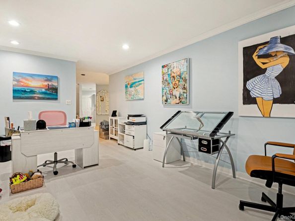 16 Hampshire Court, Holbrook NY 11741