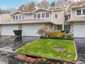 16 Hampshire Court, Holbrook NY 11741