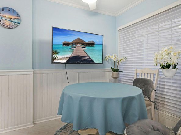 16 Hampshire Court, Holbrook NY 11741