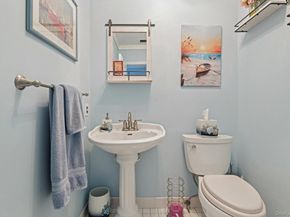 16 Hampshire Court, Holbrook NY 11741