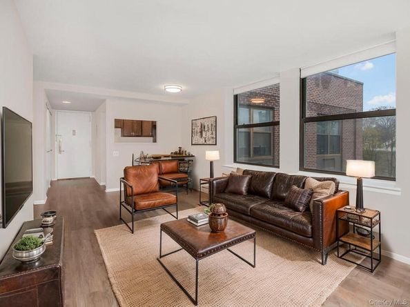 23 Water Grant Street 7L, Yonkers NY 10701