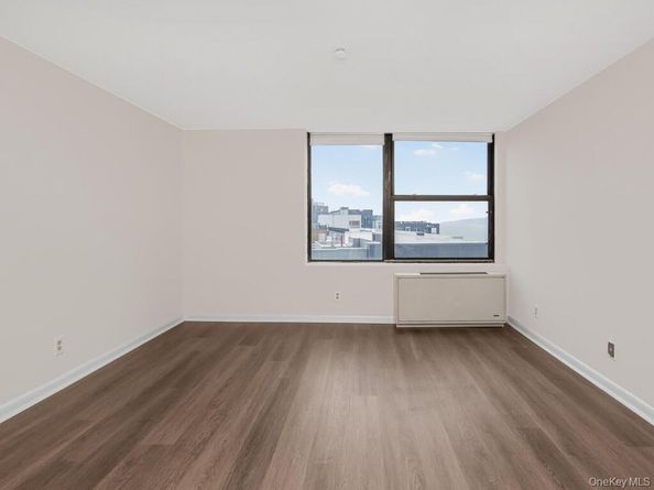 23 Water Grant Street 7L, Yonkers NY 10701