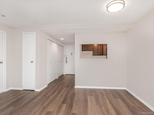 23 Water Grant Street 7L, Yonkers NY 10701