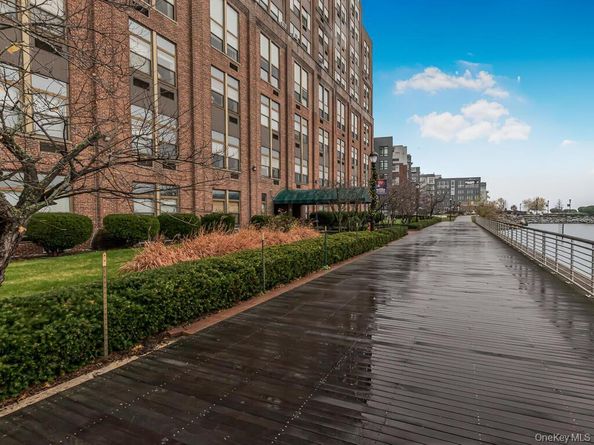 23 Water Grant Street 7L, Yonkers NY 10701