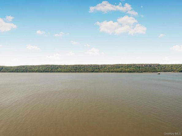 23 Water Grant Street 7L, Yonkers NY 10701