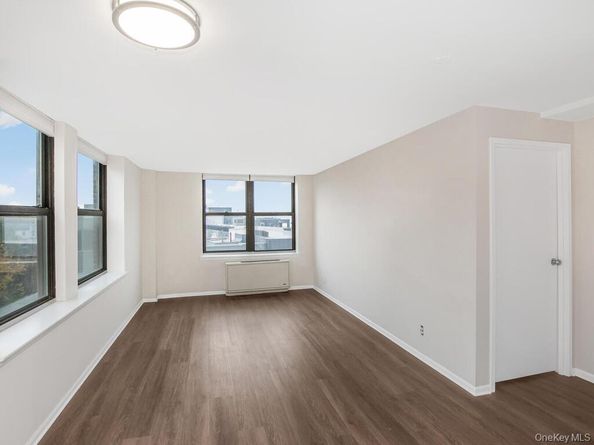 23 Water Grant Street 7L, Yonkers NY 10701