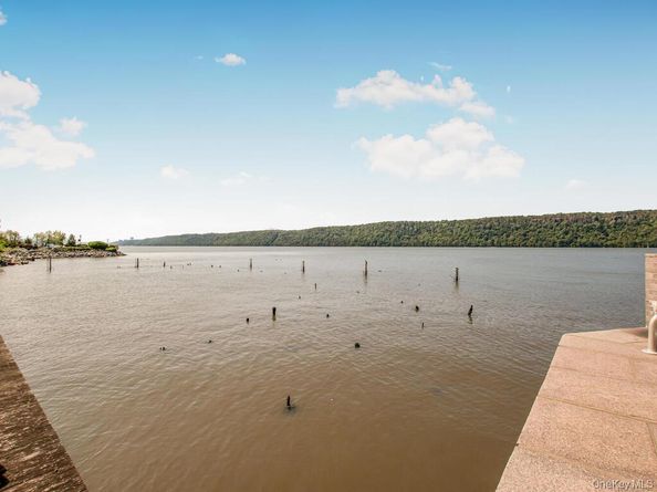 23 Water Grant Street 7L, Yonkers NY 10701