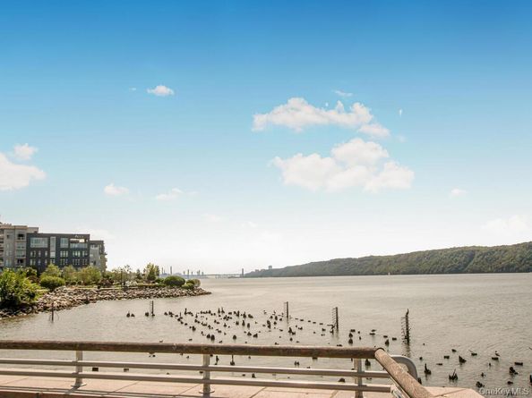 23 Water Grant Street 7L, Yonkers NY 10701