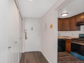 23 Water Grant Street 7L, Yonkers NY 10701
