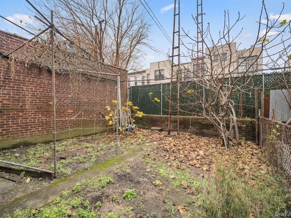 2015 Menahan Street, Ridgewood NY 11385