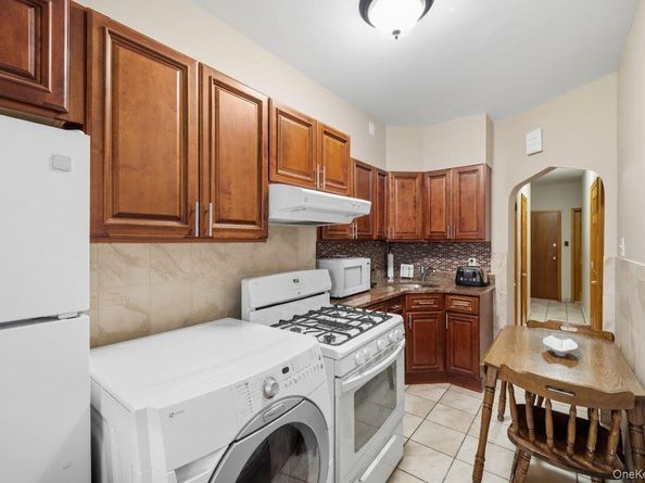 2015 Menahan Street, Ridgewood NY 11385