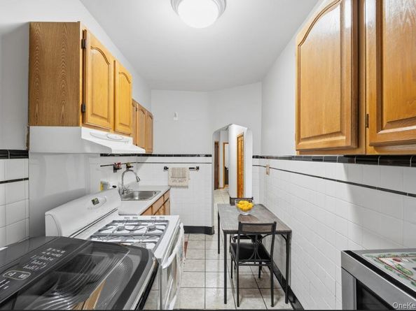 2015 Menahan Street, Ridgewood NY 11385