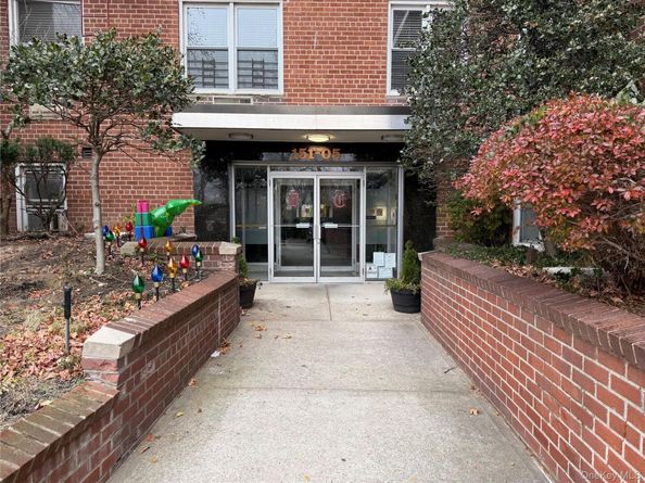 151-05 Cross Island Parkway 3E, Whitestone NY 11357