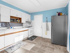 9 Farragut Avenue, Bay Shore NY 11706