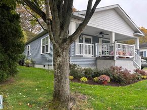 1661 Old Country Road 506, Riverhead NY 11901