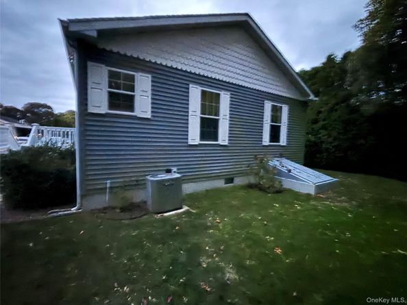 1661 Old Country Road 506, Riverhead NY 11901