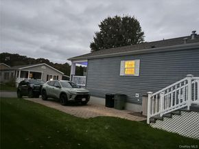 1661 Old Country Road 506, Riverhead NY 11901