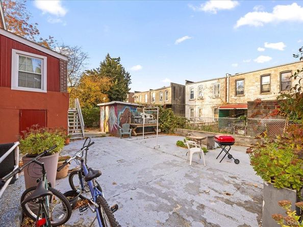 945 E 222nd Street, Bronx NY 10469