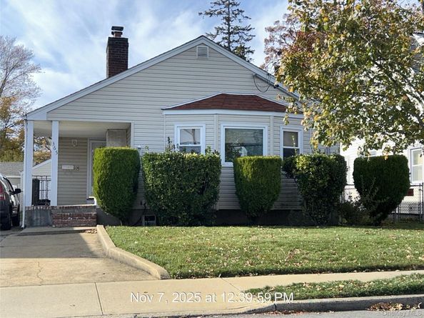365 Wallace Street, Freeport NY 11520