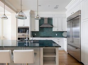 2000 Royal Court 2101, North Hills NY 11040